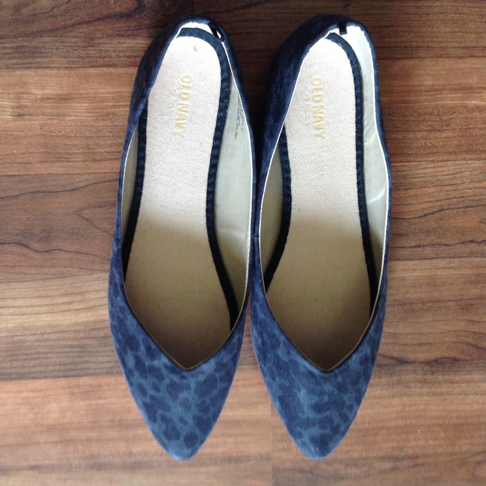 Old Navy Pointed Toe Ballet Flats
